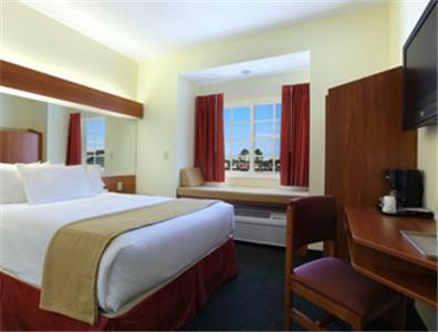 Microtel Inn & Suites By Wyndham Port Charlotte Punta Gorda Bilik gambar